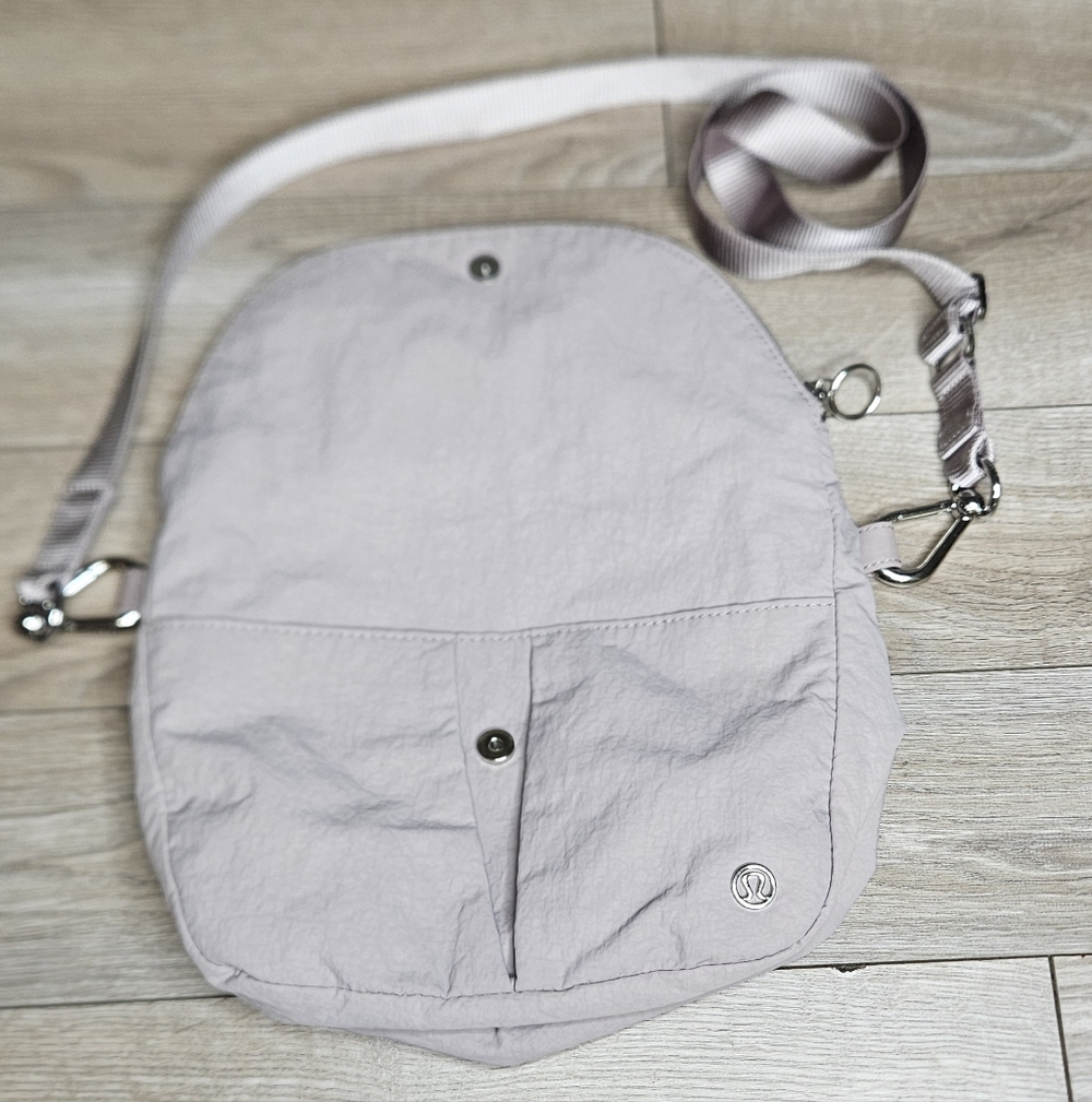 LULULEMON Cross-body Festival Bag OFFERS WELCOME! - Picture 2 of 6